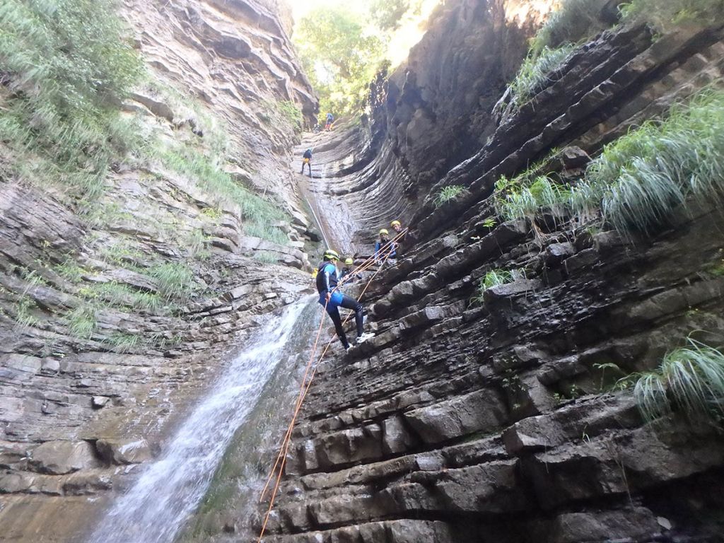Descenso de barranco furco con Guías de Torla