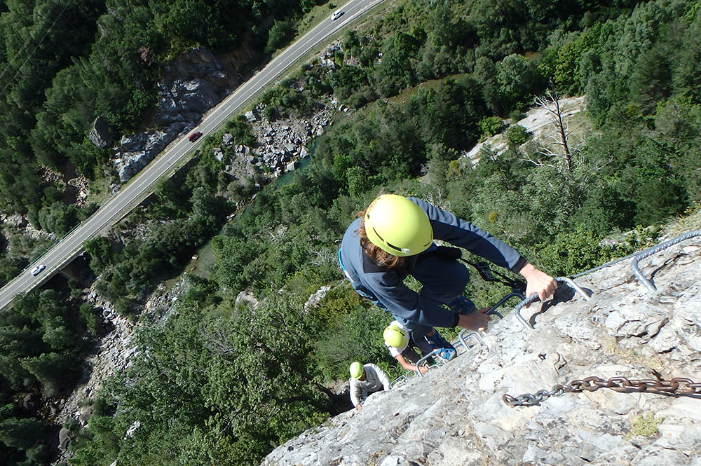 Vía ferrata santa elena en broto en el Pirineo Aragonés | Guías de Torla Ordesa