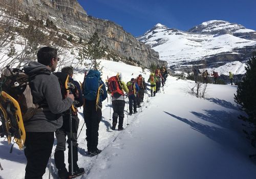 excursion-raquetas-de-nieve-guias-de-torla.jpg