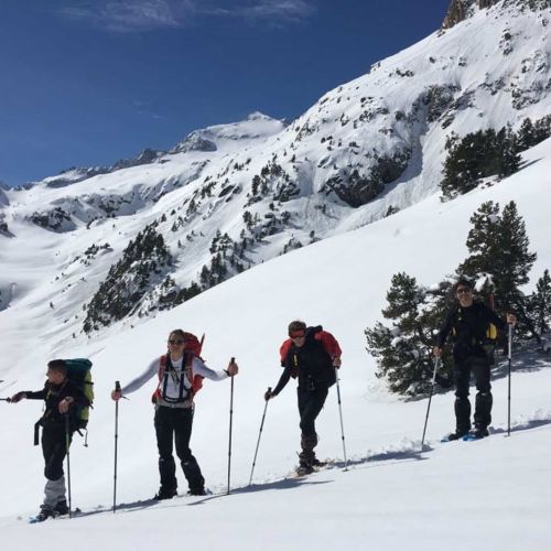 Raquetas de nieve tena en el Pirineo Aragonés | Guías de Torla Ordesa